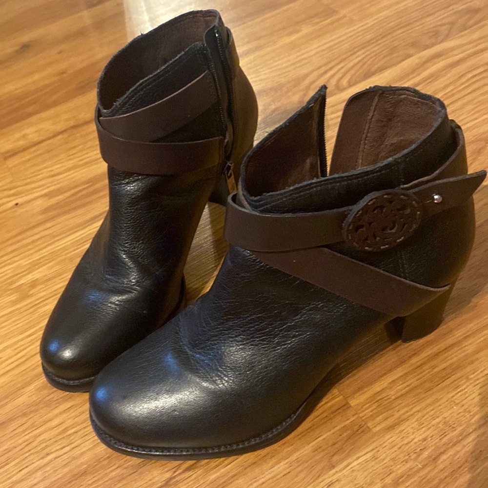 Brighton Gaucho Black ankle boots with Brown straps, size 6.5M.